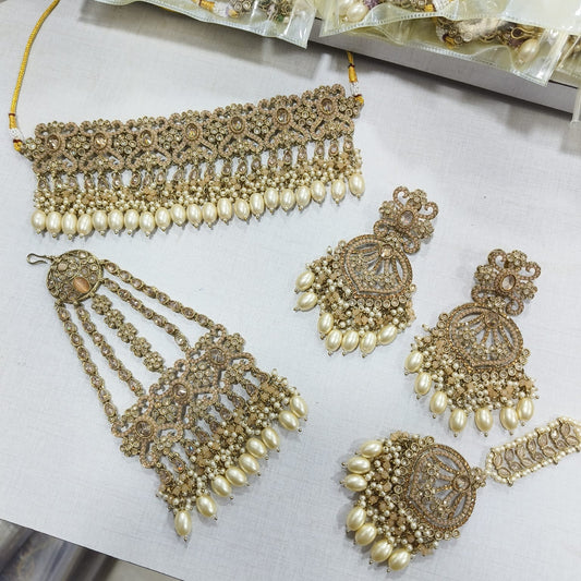 Full necklace with Passa set